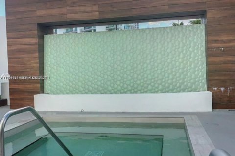 Condo in Miami, Florida, 2 bedrooms  № 2060650 - photo 12