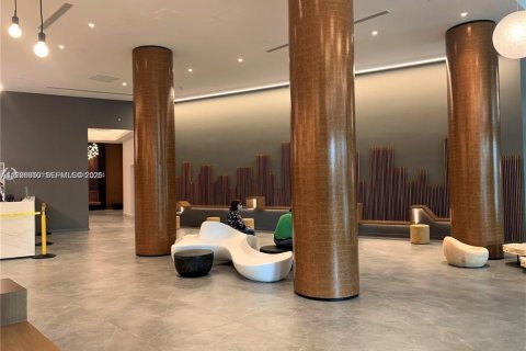 Condo in Miami, Florida, 2 bedrooms  № 2060650 - photo 19