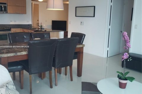 Condo in Miami, Florida, 2 bedrooms  № 2060650 - photo 5