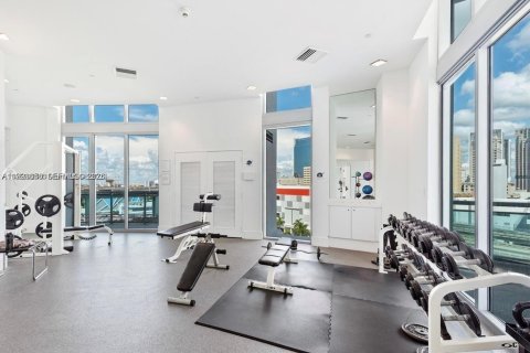 Condo in Miami, Florida, 2 bedrooms  № 2060650 - photo 15