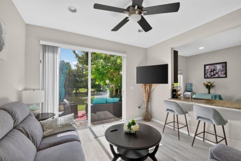 Townhouse in Boynton Beach, Florida 3 bedrooms, 141.49 sq.m. № 2189376 - photo 23