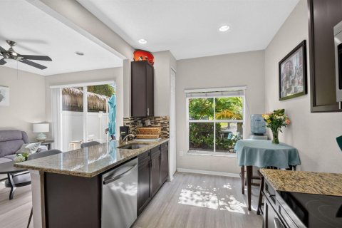 Townhouse in Boynton Beach, Florida 3 bedrooms, 141.49 sq.m. № 2189376 - photo 16