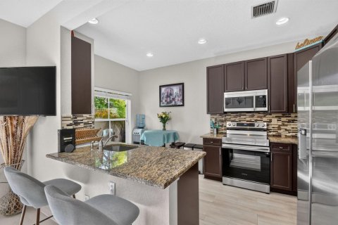 Townhouse in Boynton Beach, Florida 3 bedrooms, 141.49 sq.m. № 2189376 - photo 12