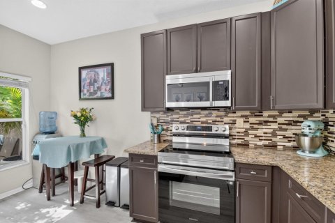 Townhouse in Boynton Beach, Florida 3 bedrooms, 141.49 sq.m. № 2189376 - photo 14