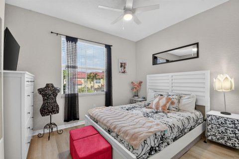 Townhouse in Boynton Beach, Florida 3 bedrooms, 141.49 sq.m. № 2189376 - photo 24