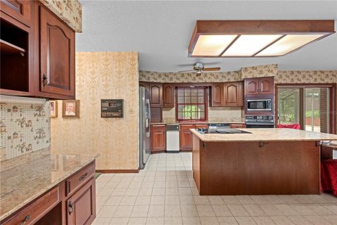House in Brooksville, Florida 5 bedrooms, 405.43 sq.m. № 1800559 - photo 25