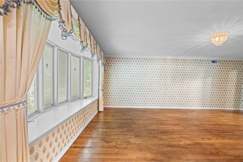 House in Brooksville, Florida 5 bedrooms, 405.43 sq.m. № 1800559 - photo 8