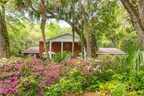 House in Brooksville, Florida 5 bedrooms, 405.43 sq.m. № 1800559 - photo 2