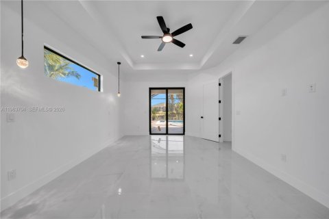 Villa ou maison à vendre à Cape Coral, Floride: 4 chambres, 224.45 m2 № 2025461 - photo 23