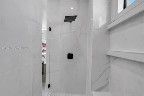 Villa ou maison à vendre à Cape Coral, Floride: 4 chambres, 224.45 m2 № 2025461 - photo 21