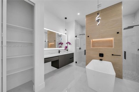 Villa ou maison à vendre à Cape Coral, Floride: 4 chambres, 224.45 m2 № 2025461 - photo 19