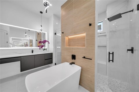 Villa ou maison à vendre à Cape Coral, Floride: 4 chambres, 224.45 m2 № 2025461 - photo 18