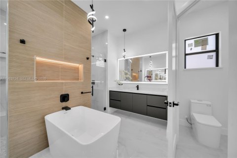 Villa ou maison à vendre à Cape Coral, Floride: 4 chambres, 224.45 m2 № 2025461 - photo 20