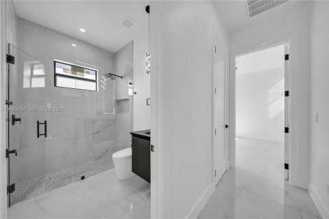 Villa ou maison à vendre à Cape Coral, Floride: 4 chambres, 224.45 m2 № 2025461 - photo 30