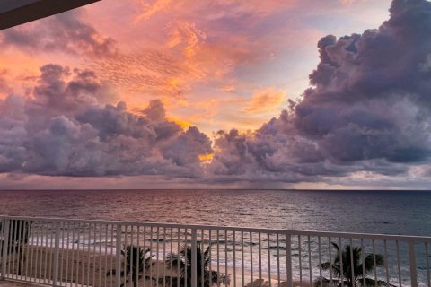 Copropriété à vendre à Palm Beach, Floride: 3 chambres, 220.74 m2 № 952359 - photo 1