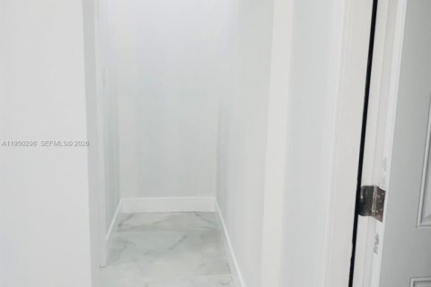 Снять в аренду коммерческую недвижимость в Майами, Флорида 137.12м2, № 2005912 - фото 6