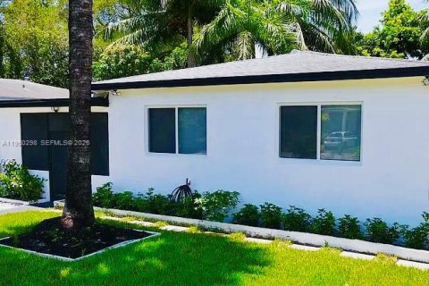 Коммерческая недвижимость в Майами, Флорида 137.12м2 № 2005912