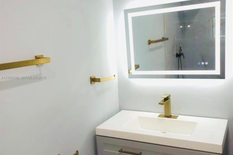 Снять в аренду коммерческую недвижимость в Майами, Флорида 137.12м2, № 2005912 - фото 7