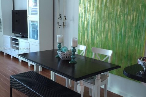 Apartment in Miami, Florida 1 bedroom, 83.8 sq.m. № 2044472 - photo 10