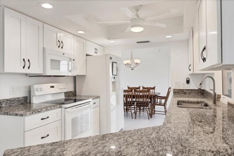 House in Port Charlotte, Florida 2 bedrooms, 140.65 sq.m. № 1593062 - photo 11
