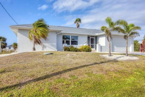 House in Port Charlotte, Florida 2 bedrooms, 140.65 sq.m. № 1593062 - photo 5