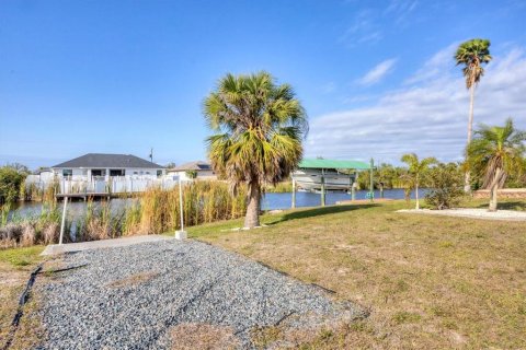 House in Port Charlotte, Florida 2 bedrooms, 140.65 sq.m. № 1593062 - photo 28