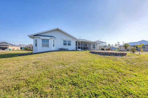 House in Port Charlotte, Florida 2 bedrooms, 140.65 sq.m. № 1593062 - photo 30