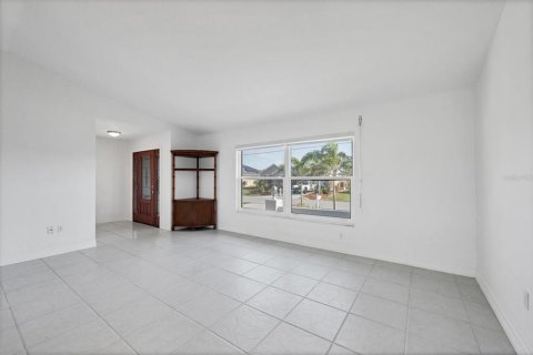 House in Port Charlotte, Florida 2 bedrooms, 140.65 sq.m. № 1593062 - photo 7