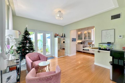 Casa en venta en Miami, Florida, 3 dormitorios, 205.5 m2 № 1445765 - foto 11