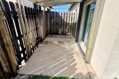 Casa en alquiler en West Palm Beach, Florida, 1 dormitorio, 91.79 m2 № 2084775 - foto 13