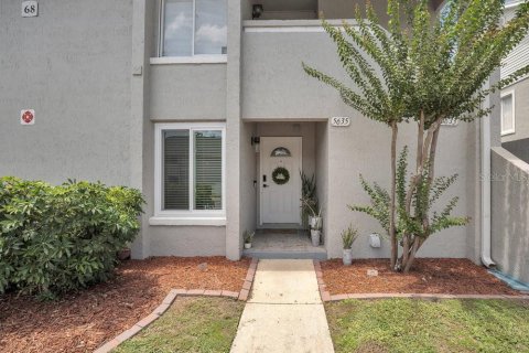 Condominio en venta en Orlando, Florida, 2 dormitorios, 88.07 m2 № 1780701 - foto 1
