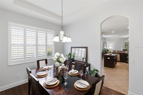 House in Venice, Florida 4 bedrooms, 216.37 sq.m. № 2238007 - photo 8