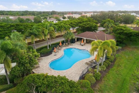 House in Venice, Florida 4 bedrooms, 216.37 sq.m. № 2238007 - photo 10