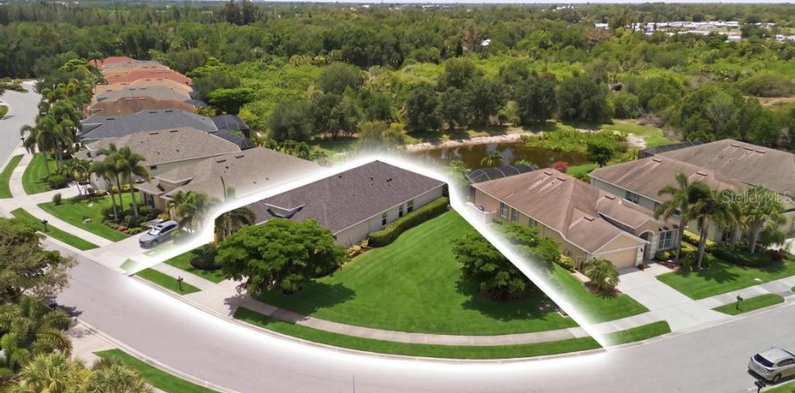 House in Venice, Florida 4 bedrooms, 216.37 sq.m. № 2238007