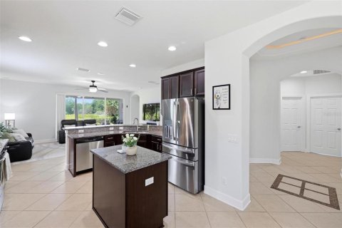 House in Venice, Florida 4 bedrooms, 216.37 sq.m. № 2238007 - photo 17