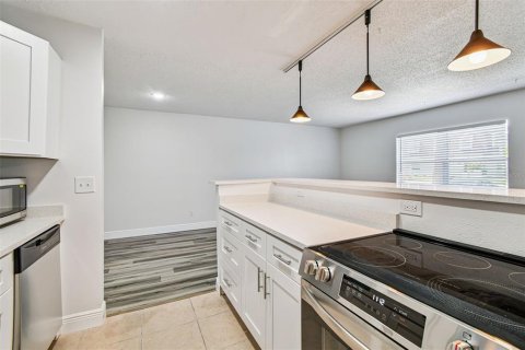Снять в аренду кондоминиум в Тампа, Флорида 4 комнаты, 70.61м2, № 1858249 - фото 7