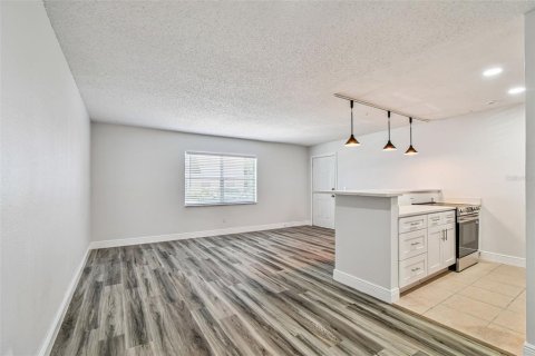 Condominio en alquiler en Tampa, Florida, 1 dormitorio, 70.61 m2 № 1858249 - foto 15
