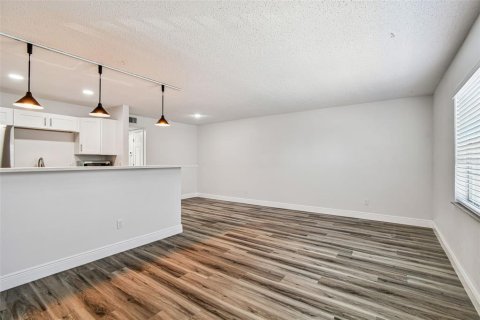 Condominio en alquiler en Tampa, Florida, 1 dormitorio, 70.61 m2 № 1858249 - foto 16