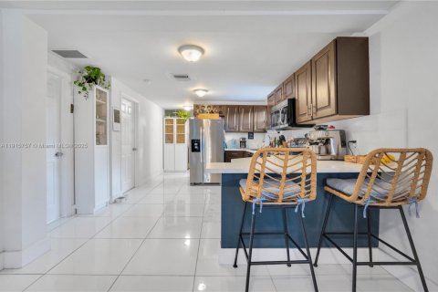 Casa en venta en Miami, Florida, 3 dormitorios, 127.18 m2 № 1970869 - foto 7