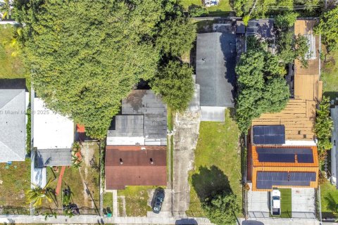 Casa en venta en Miami, Florida, 3 dormitorios, 127.18 m2 № 1970869 - foto 21