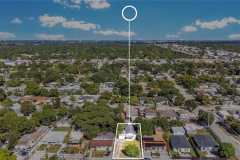 Casa en venta en Miami, Florida, 3 dormitorios, 127.18 m2 № 1970869 - foto 22