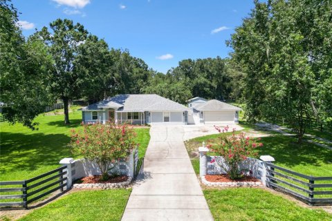 Villa ou maison à Summerfield, Floride 4 chambres, 234.67 m2 № 2339704
