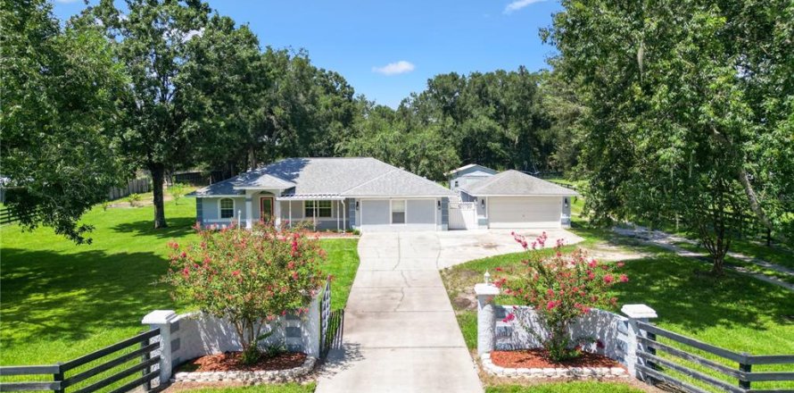 Villa ou maison à Summerfield, Floride 4 chambres, 234.67 m2 № 2339704