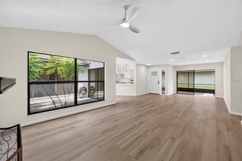 Villa ou maison à vendre à Palm Harbor, Floride: 3 chambres, 153.75 m2 № 2258281 - photo 12