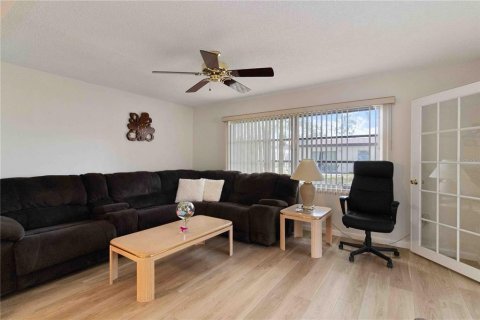 Condo in Sarasota, Florida, 2 bedrooms № 2109977 - photo 14