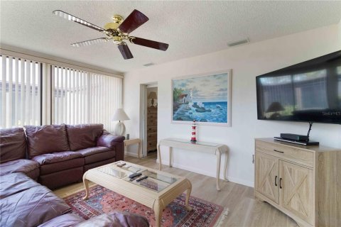 Condo in Sarasota, Florida, 2 bedrooms № 2109977 - photo 20