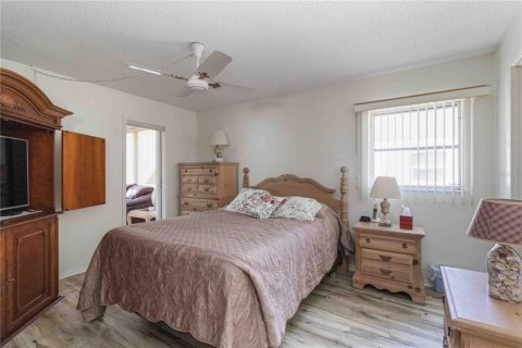 Condo in Sarasota, Florida, 2 bedrooms № 2109977 - photo 21