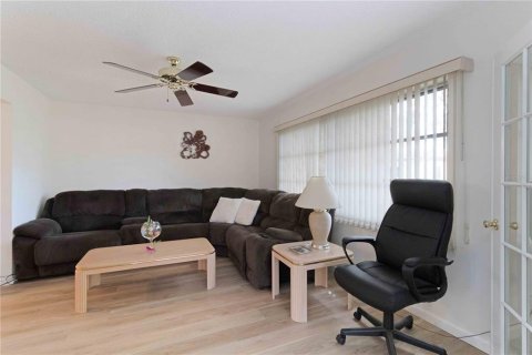 Condo in Sarasota, Florida, 2 bedrooms № 2109977 - photo 17