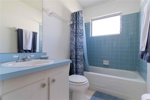 Condo in Sarasota, Florida, 2 bedrooms № 2109977 - photo 25