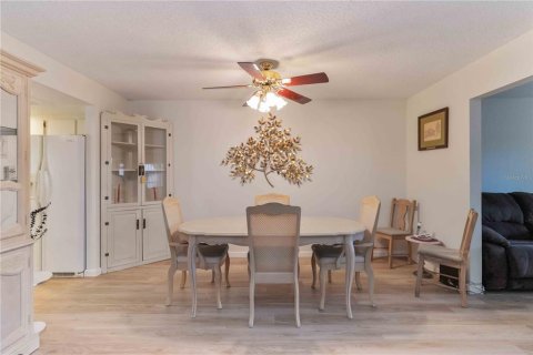 Condo in Sarasota, Florida, 2 bedrooms № 2109977 - photo 11